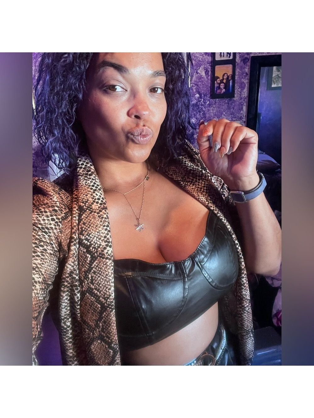 Come visit me for one of my last lives on Posh! 💜 $7 pop up @ 7:07 pm EST - Picture 6 of 9